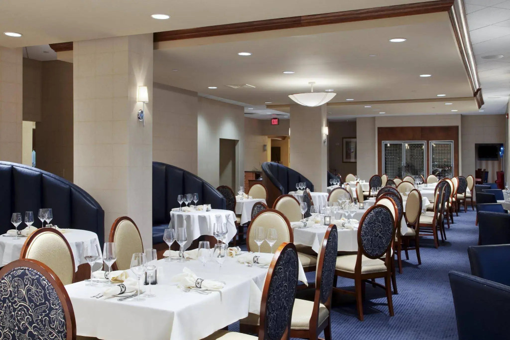 DoubleTree by Hilton New Bern - Riverfront