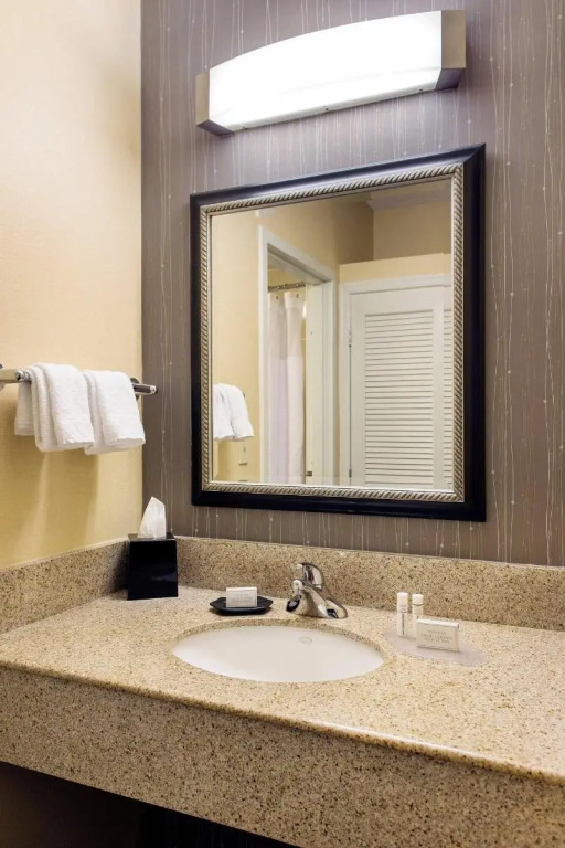 Courtyard by Marriott Phoenix North