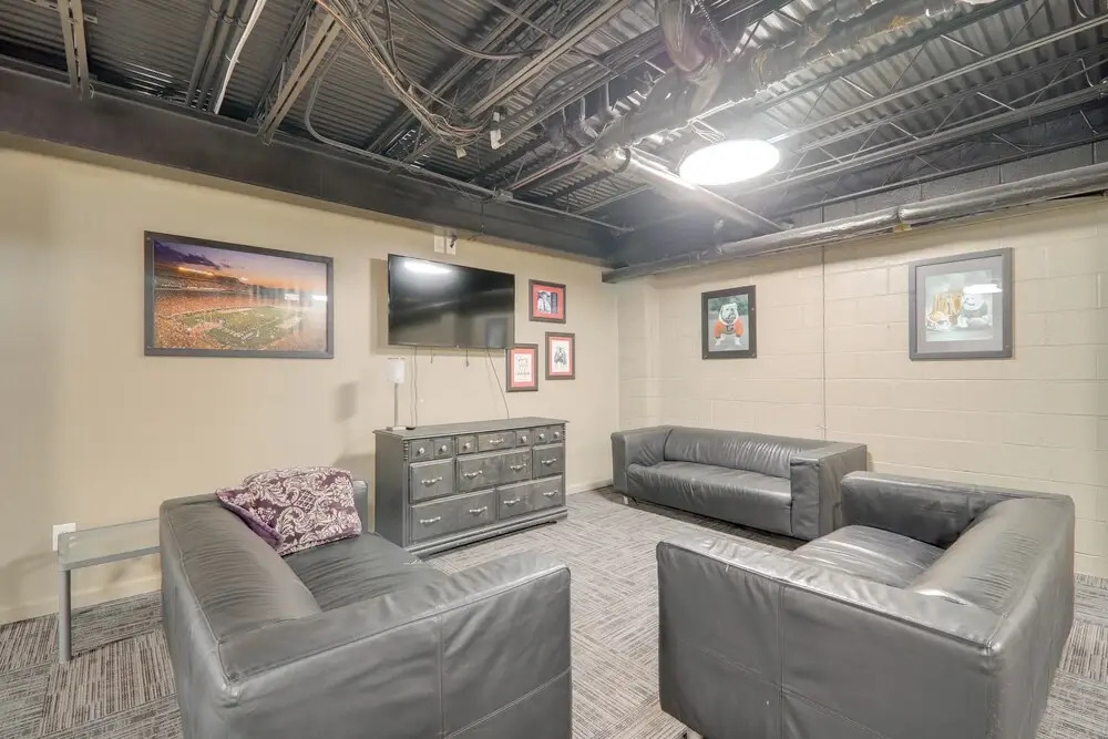 1 Mi to Dtwn & Uga: Condo w/ Pool in Athens!