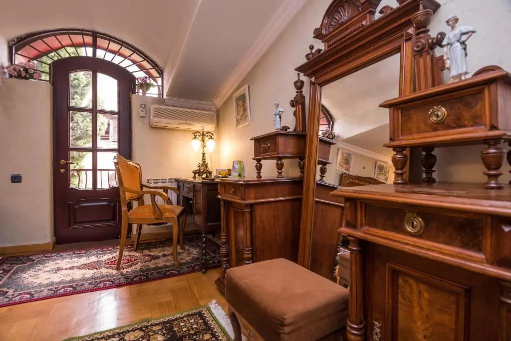 Lias Guest House