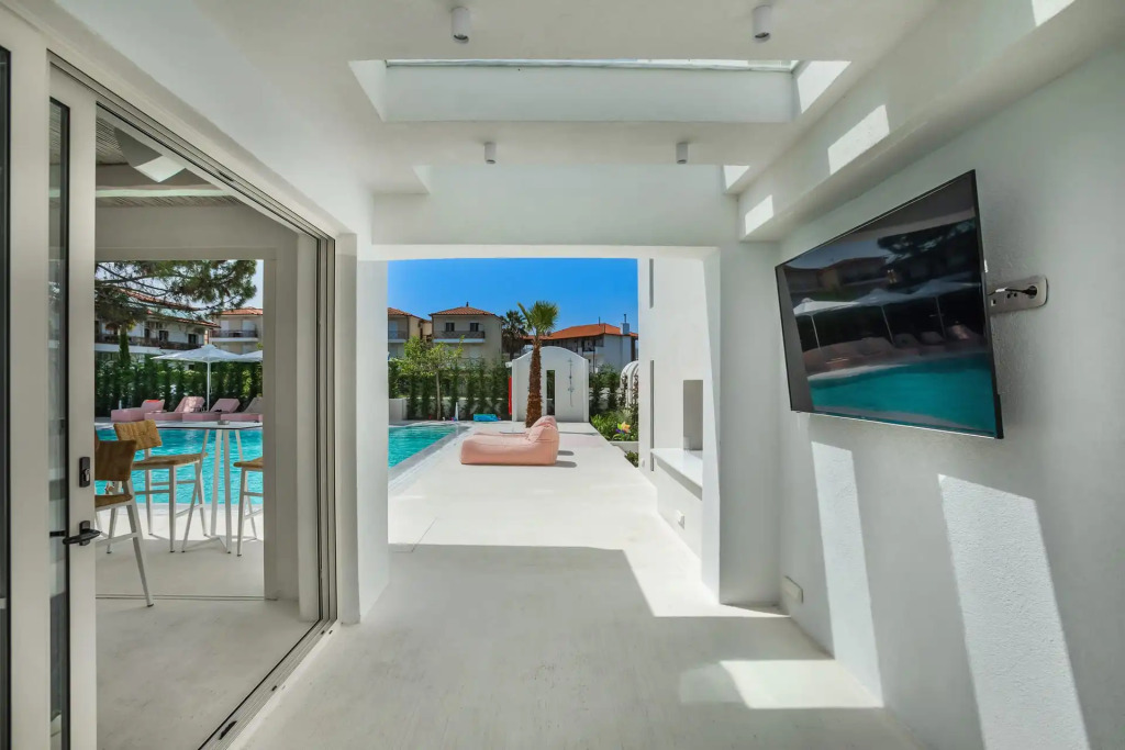 Cocoοns Suites & Villas Fourka