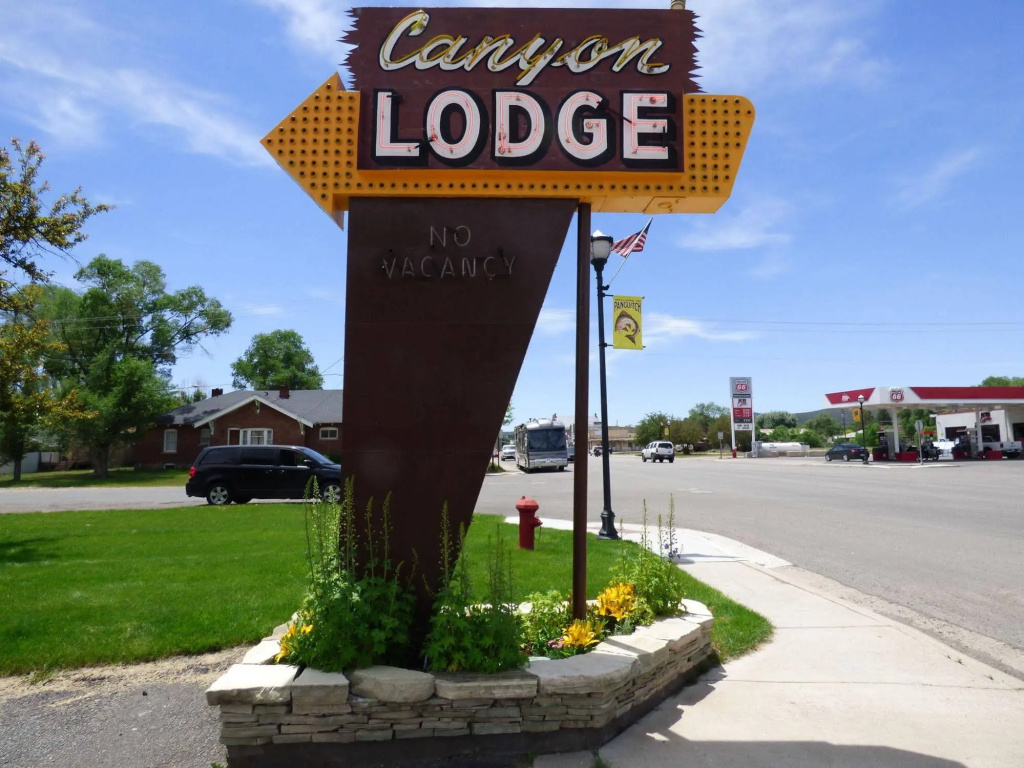 Canyon Lodge Motel