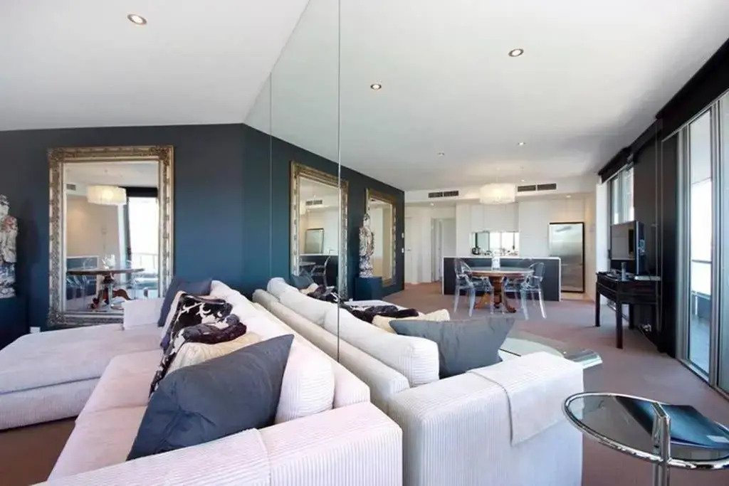 301 Harbour View