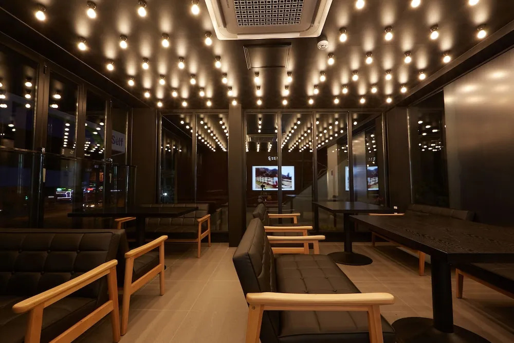 Haru Hotel & Guesthouse - Hostel