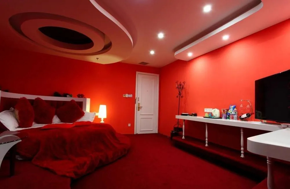 Wuhan U and I Theme Hotel