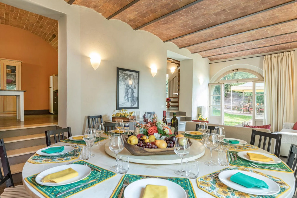 Charming villa with private garden and pool, located in panoramic position between Firenze, Volterra-VILLA LINCHIANO