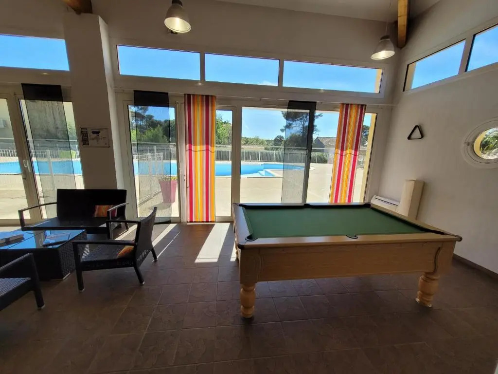 A 500 mètres des plages et du port du brusc, Les terrasses des embiez avec piscine et spa