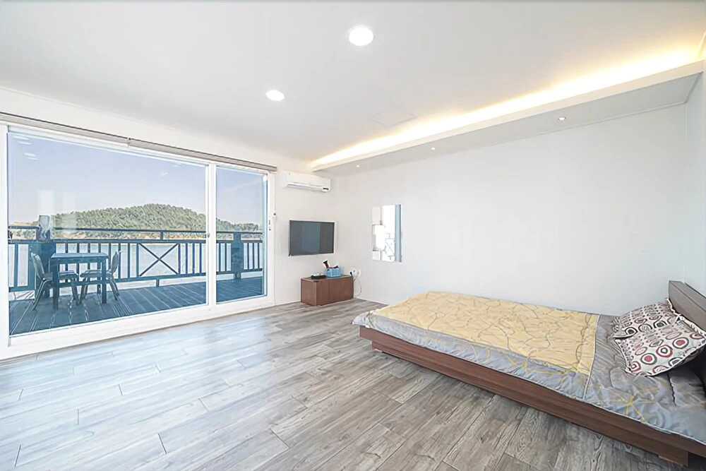 Sacheon Bito Pension