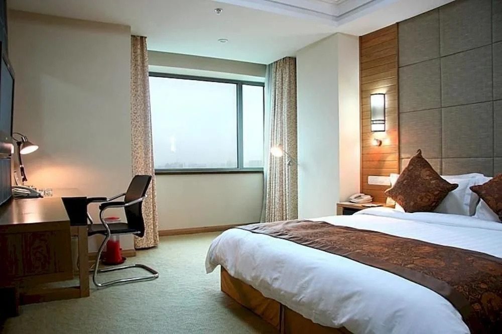 Maxcourt Hotel