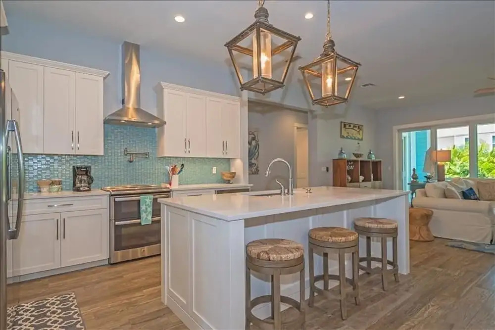 Homes-261 Seabreeze Ct