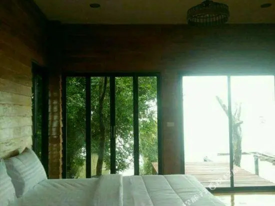 Lake House