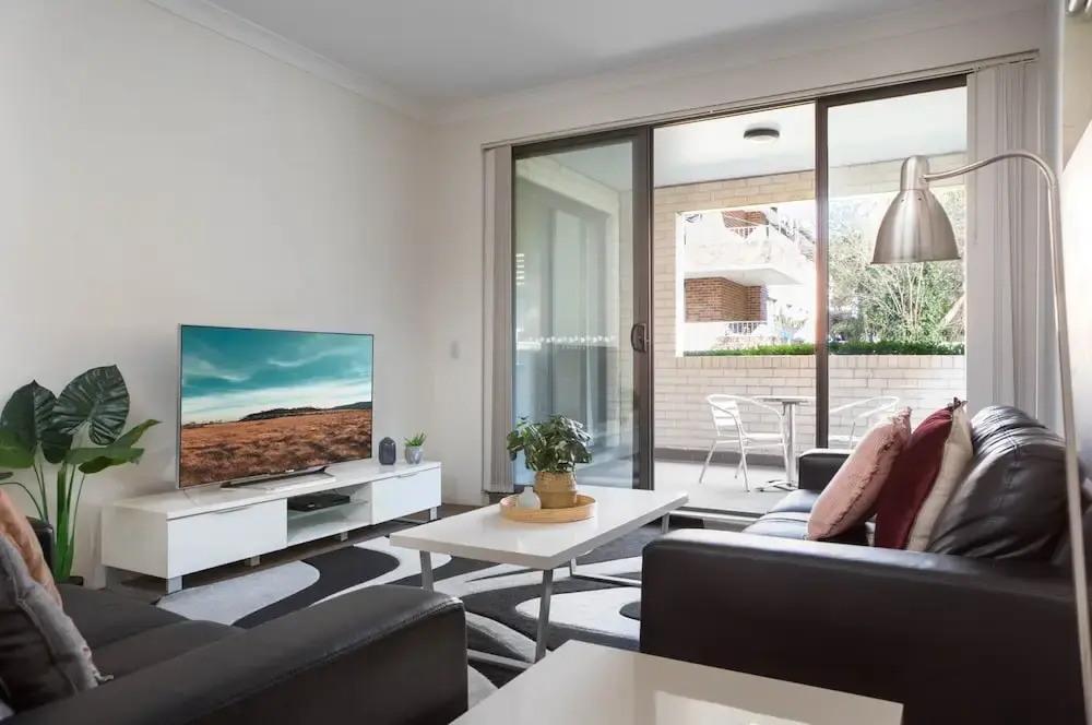 Spacious Two-bedroom Apartment Near Hospital