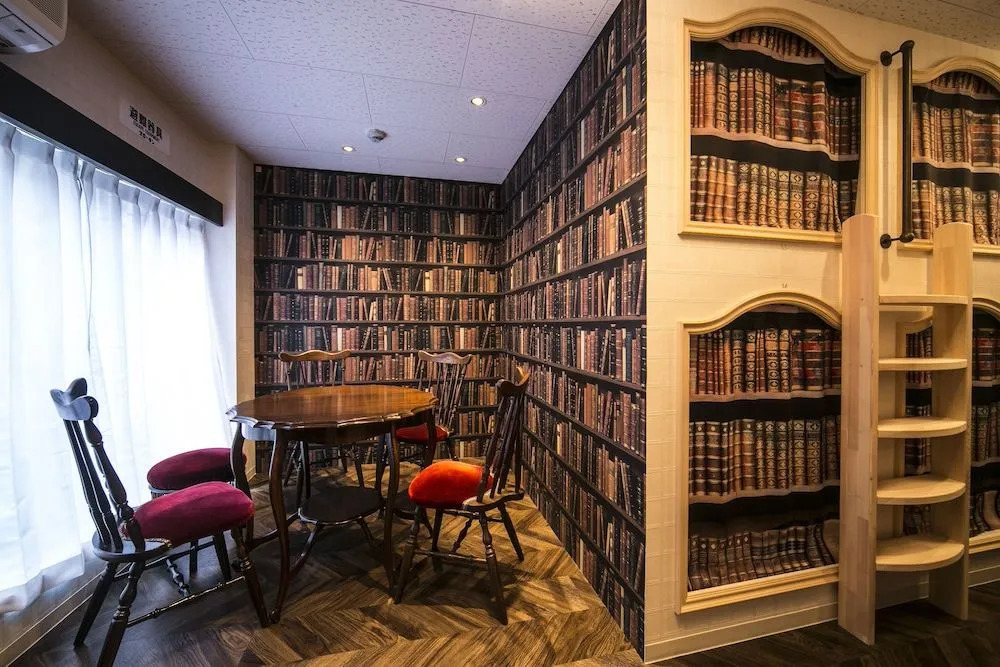 The Wardrobe Hostel Libreria