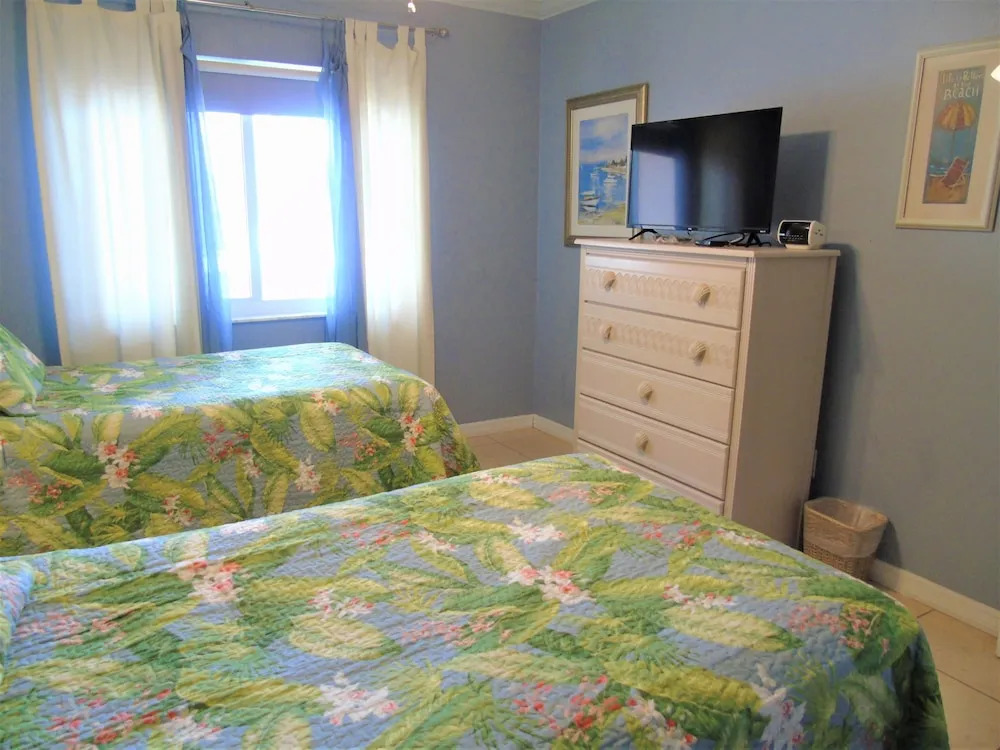 Sunset Royale - 212 2 Bedrooms 2 Bathrooms Apts
