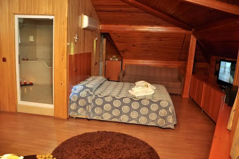 Adapalas Hotel