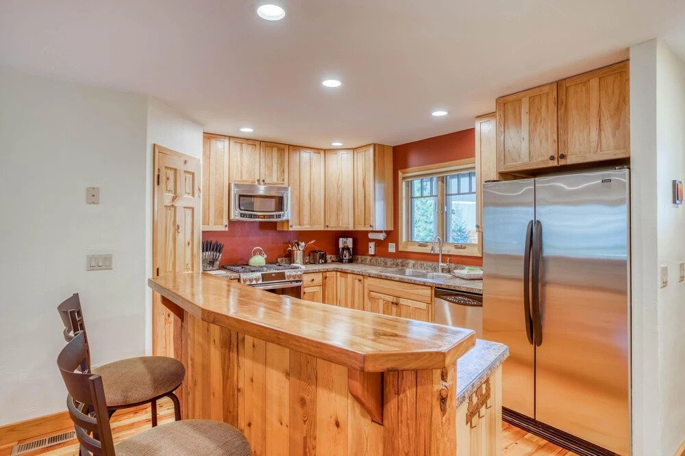 The Settle Inn Riverfront Retreat