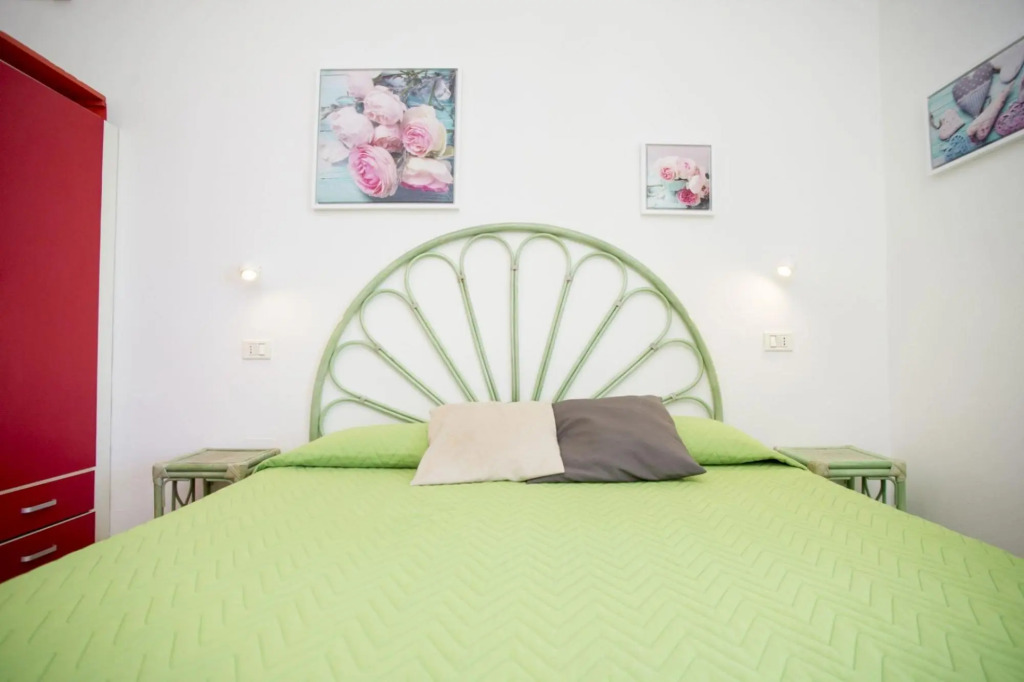 Apartment Two-room Number 4 on the seafront of Morcone-MORCONE BILO N° 4