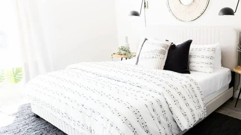 Stylish Old Town 2 Bdrm Ground Floor Condo