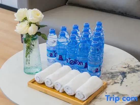 Yeste International Hotel (Xiamen Haicang Maqing Road)