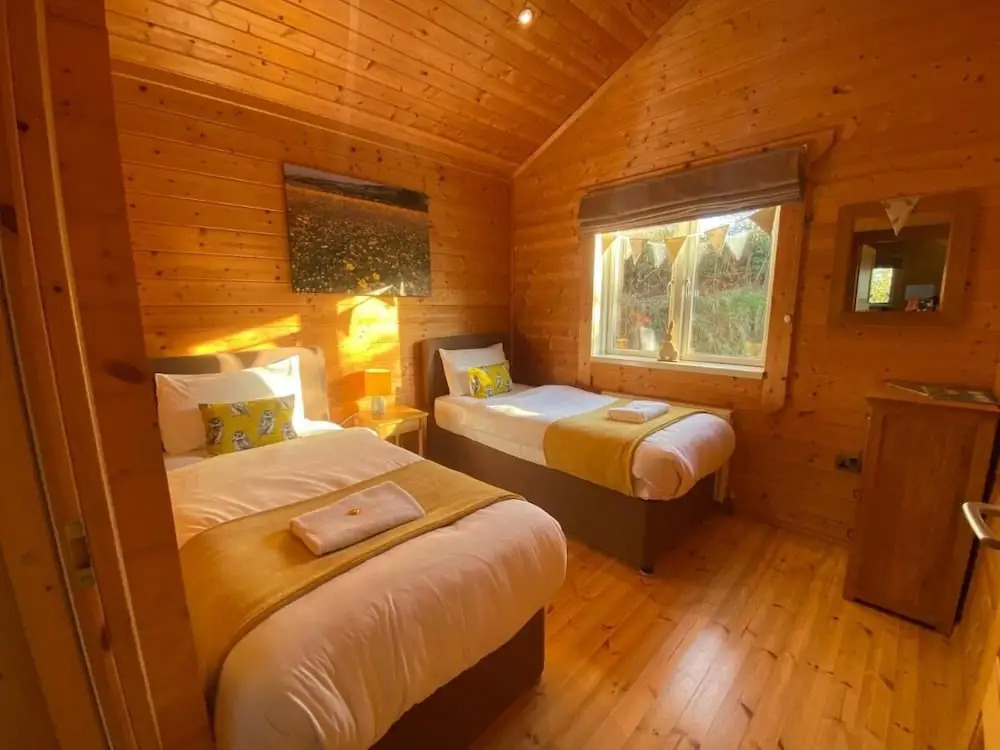 Hollybush Lodges