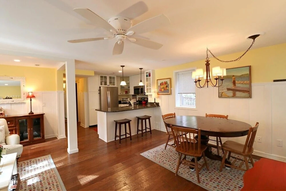 12 Morris 4 2 Bedroom Condo by Redawning