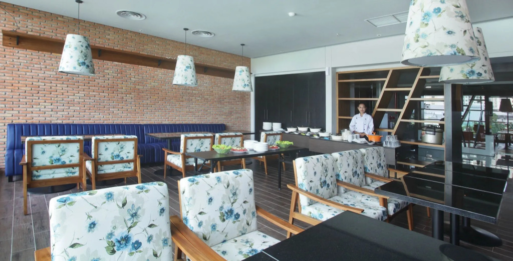 Cabin Hotel