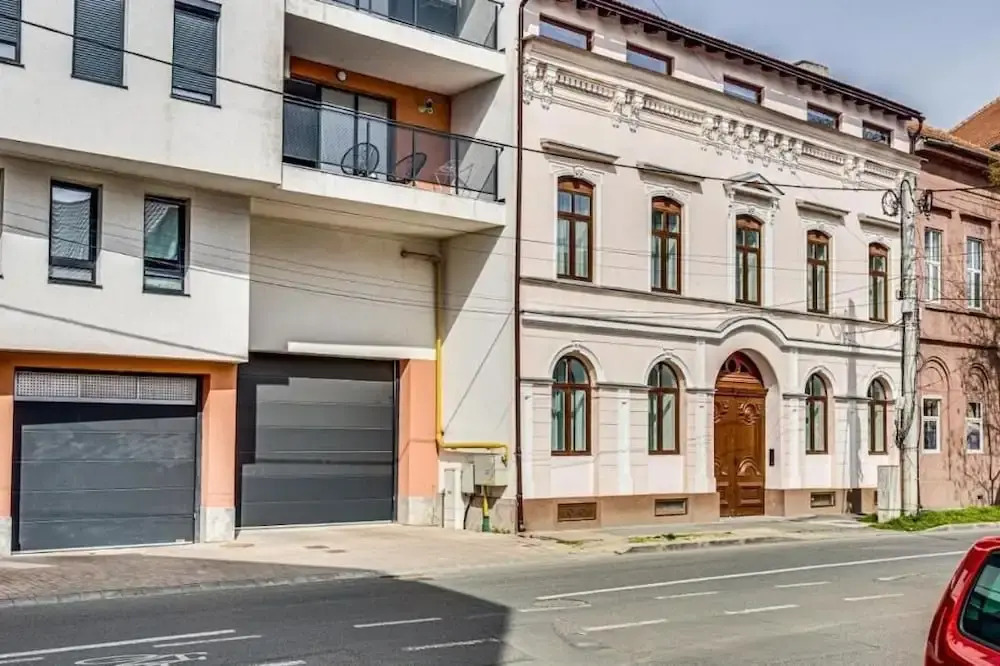 ARI Central Grand Apartments-Luxury Stay
