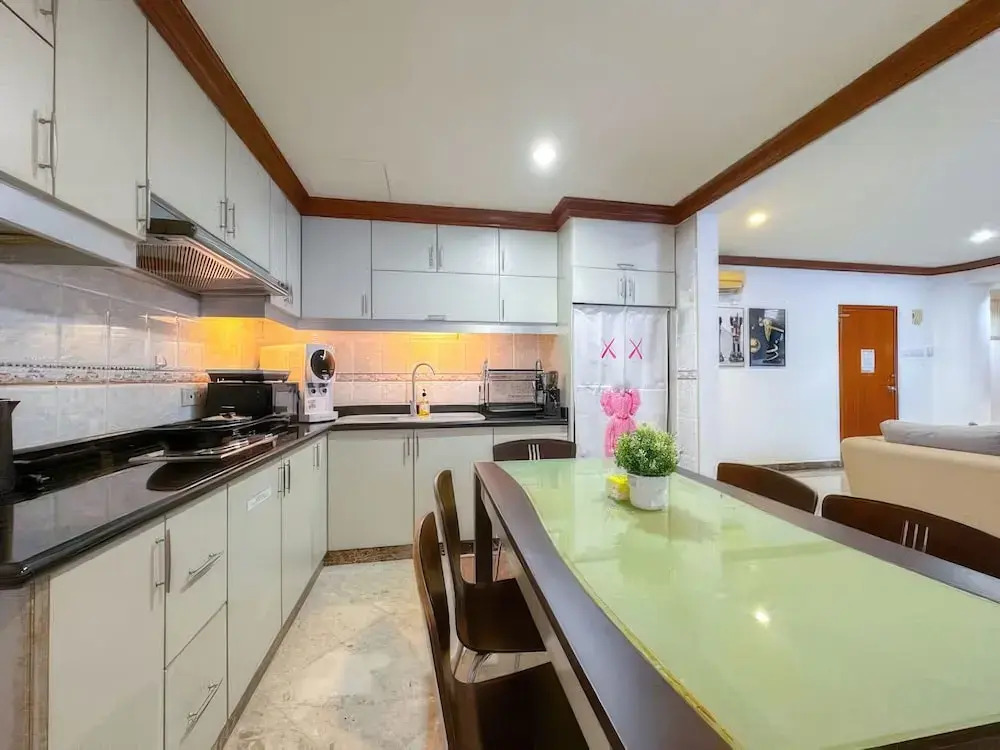 AJ-HOME Fahrenheit 88 Pavillion Bukit Bintang 8pax