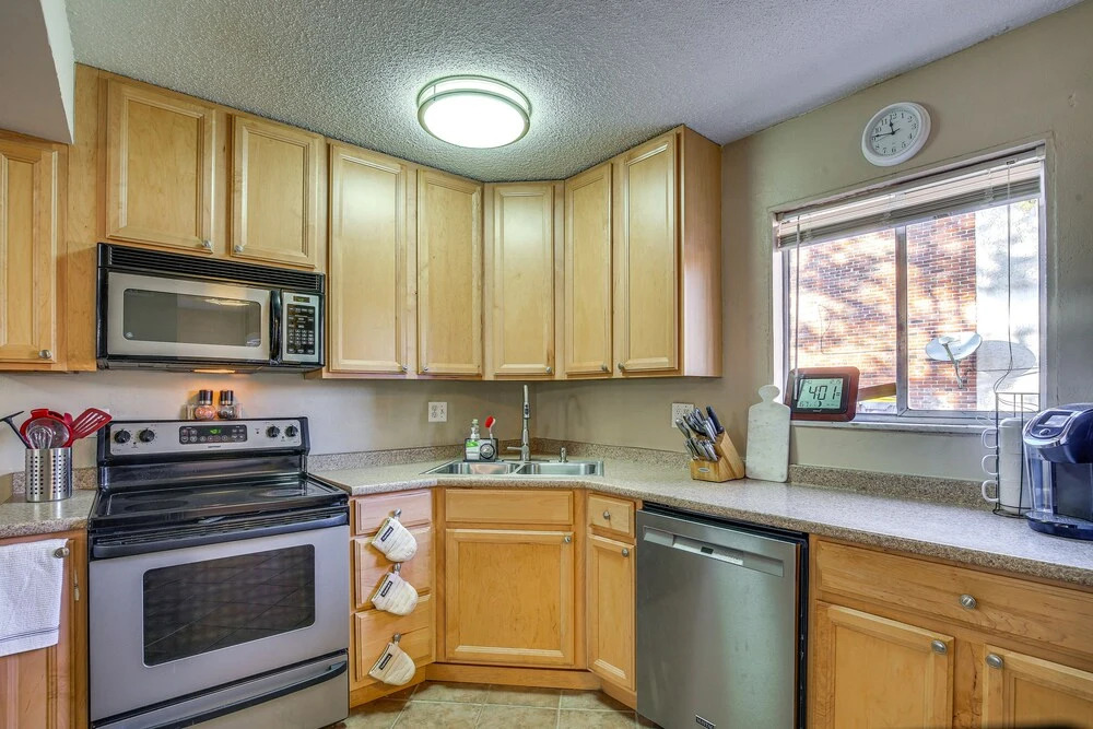 St Ann Townhome < 1 Mi to International Airport!