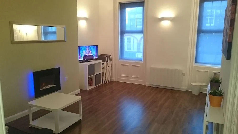 Winchester Street Apartment