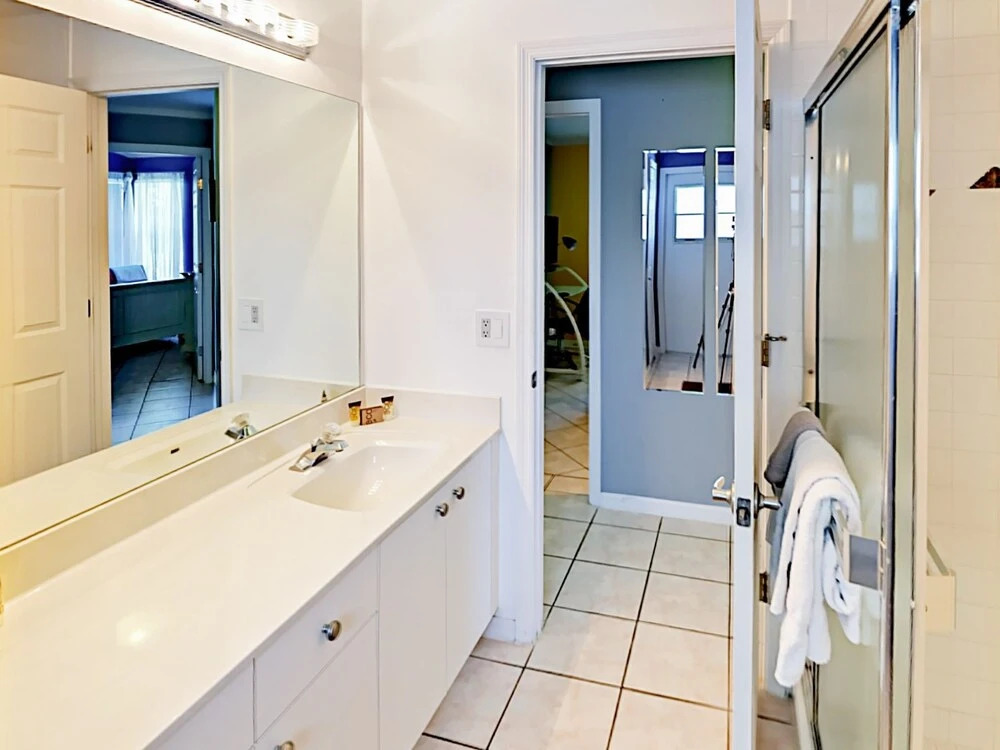 2822 SE 6th Ave Home 4 Bedrooms 2 Bathrooms Home