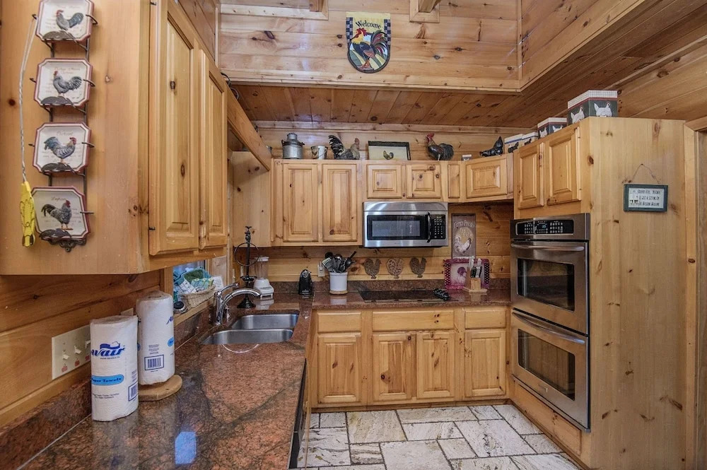 ERN854 - Wagon Wheel Lodge - Great Location! Close To All The Action! cabin