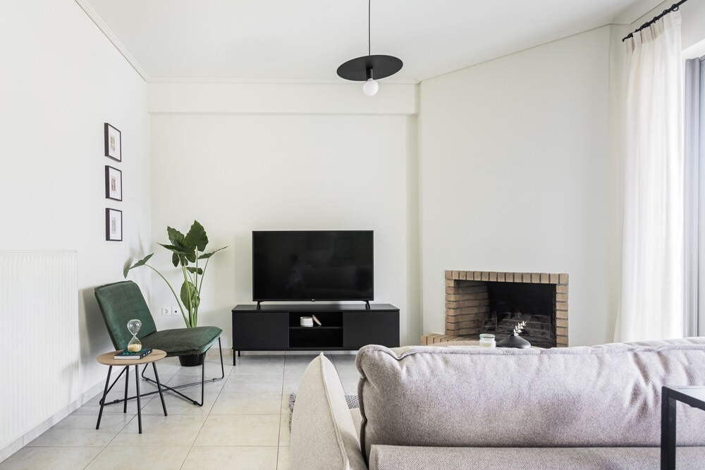 Majestic 3BR Apartment in Chalandri