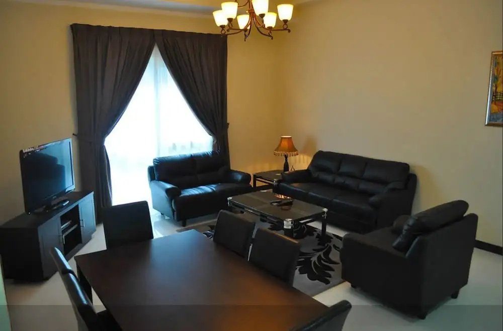 Golden Treasure Tower Family Apartment