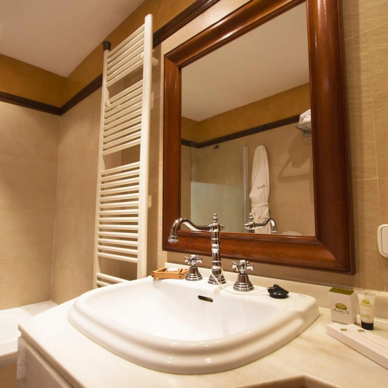 Hotel Rural Monnaber Nou & SPA