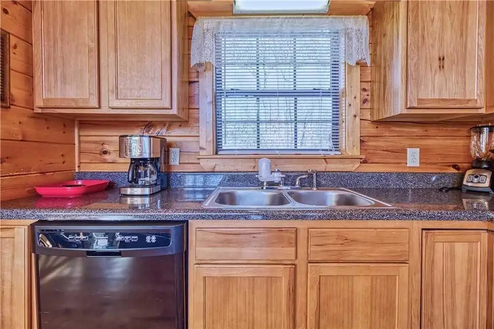 Kissing Retreat - Two Bedroom Cabin
