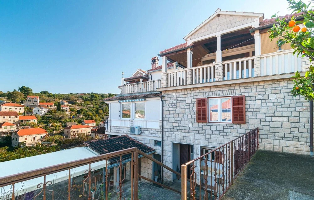 Awesome Apartment in Splitska With 2 Bedrooms and Wifi