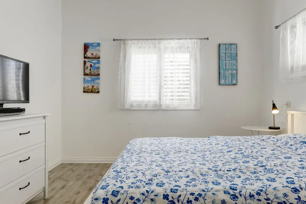 1 Bedroom Apartment With Balcony