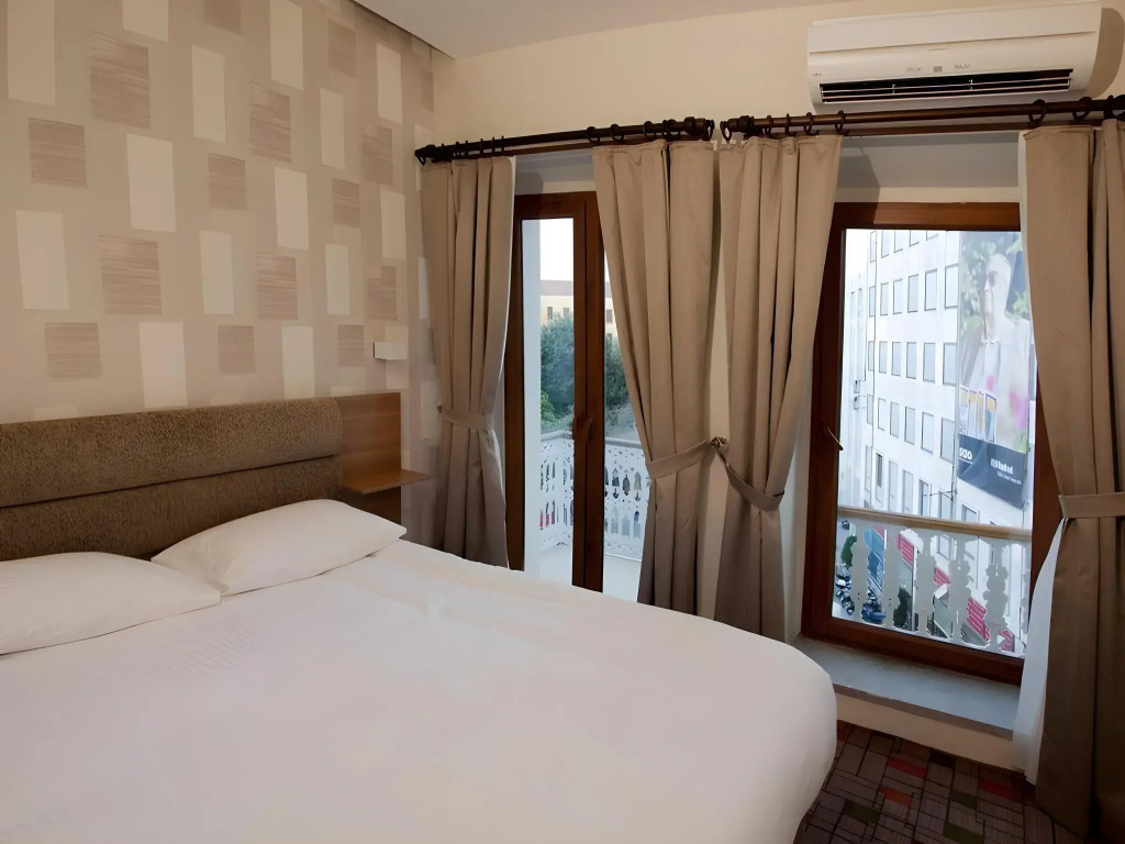 Serene Hotel