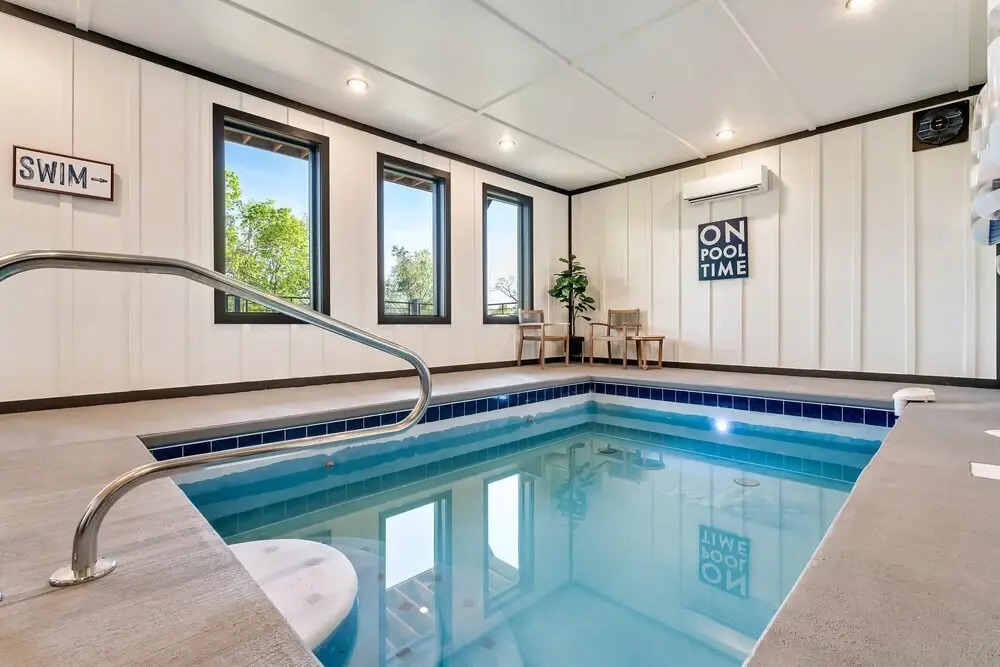 Halle Beary by Avantstay Indoor Pool + Hot Tub Sunset Views