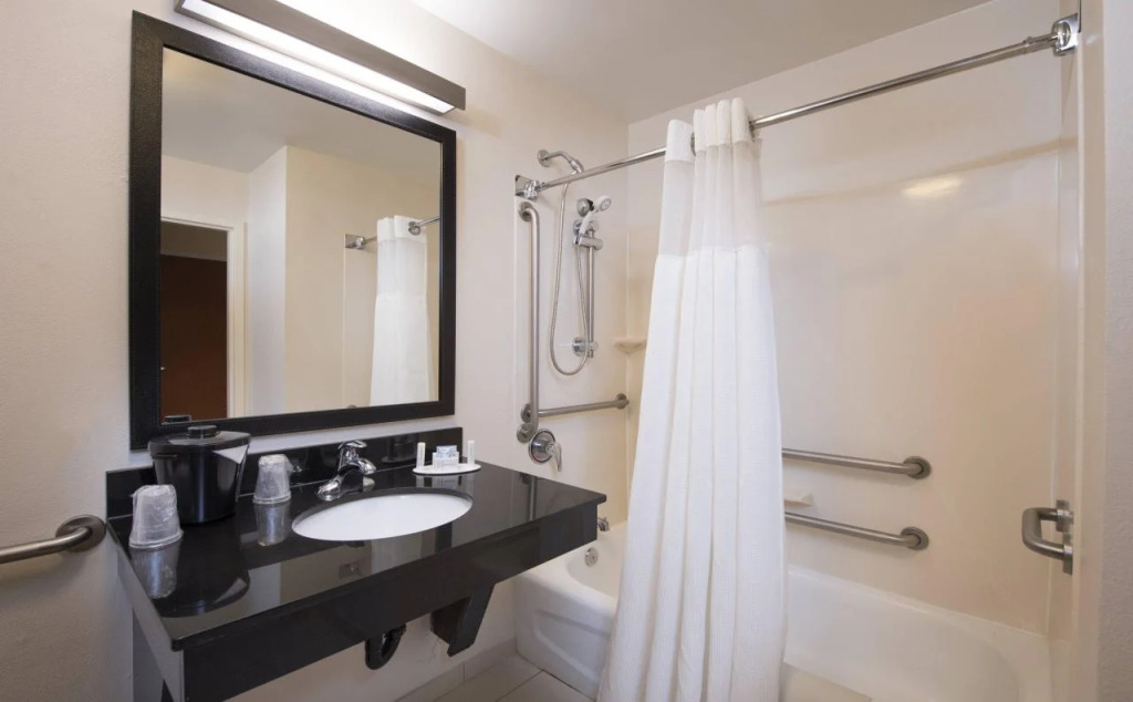 Fairfield Inn and Suites Charleston North/University Area