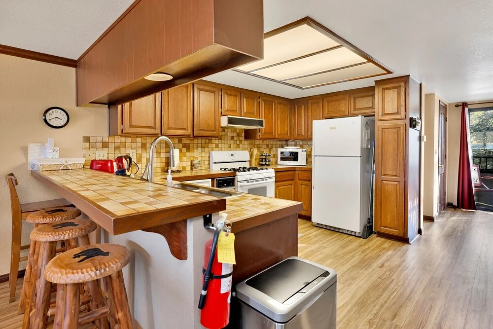 2174-forest Shores Lakefront Condo 3 Bedroom Home by RedAwning