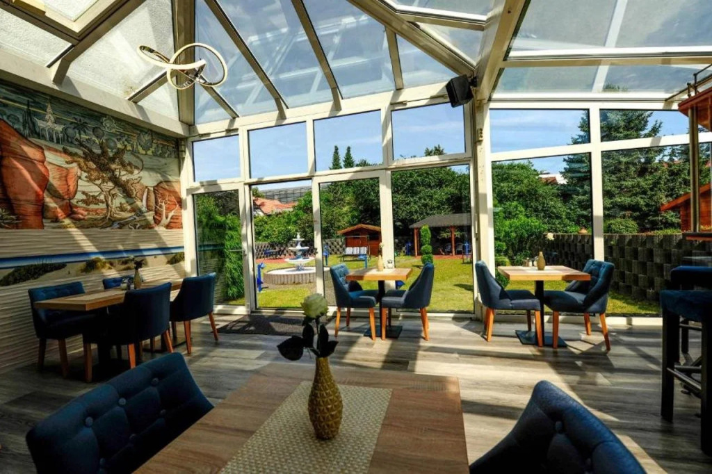 Hotel Opal