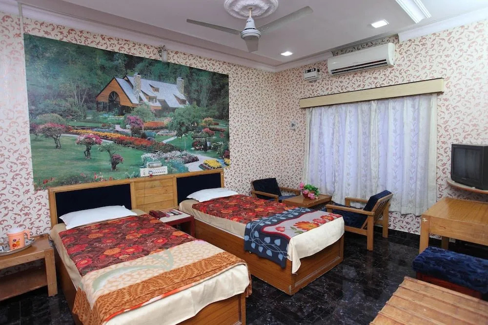 Trishul Hotel