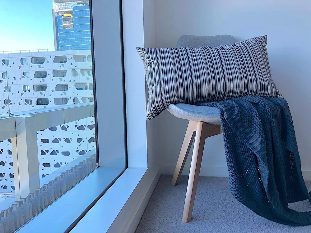Modern Docklands Apartment in CBD