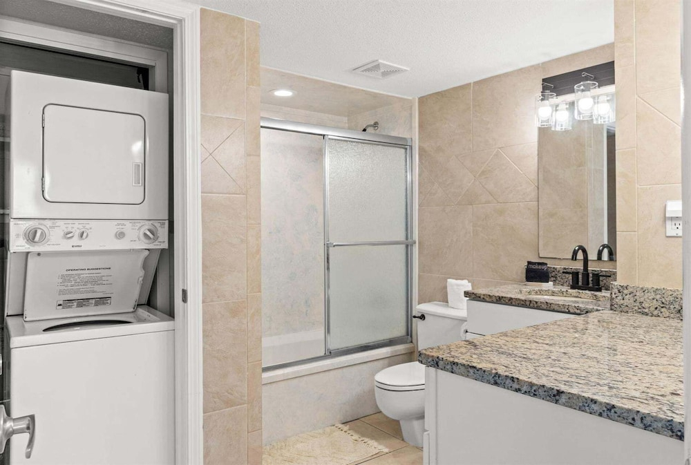 Shoreline Towers 1051 3 Bedroom Condo