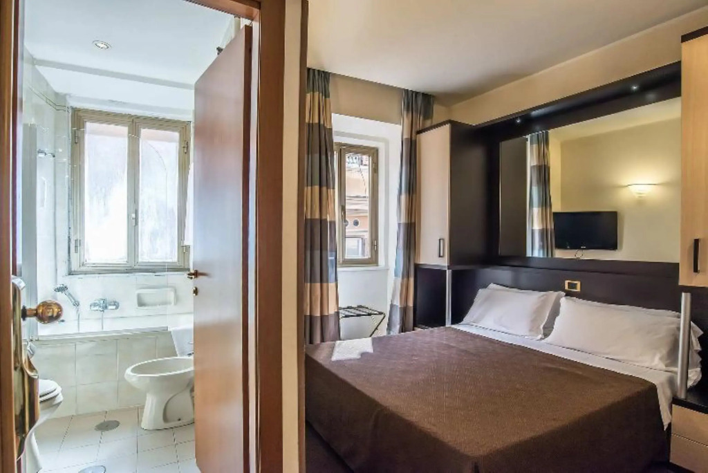 Hotel Tritone