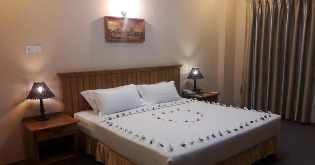 Hotel Golden Land