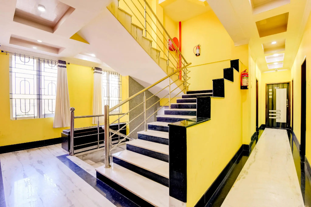Capital O 14174 Good Luck Residency Hotel