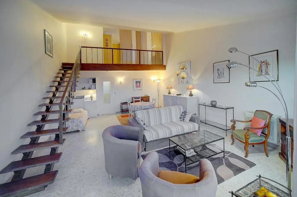 SUPERBE DUPLEX IDEALEMENT SITUE PROCHE PLAGES AVEC GRANDE TERRASSE VUE PORT !l A1B59